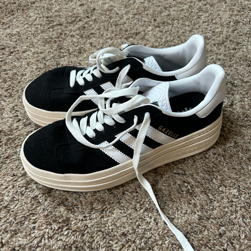 Adidas gazelle platform 
Size 8
Black